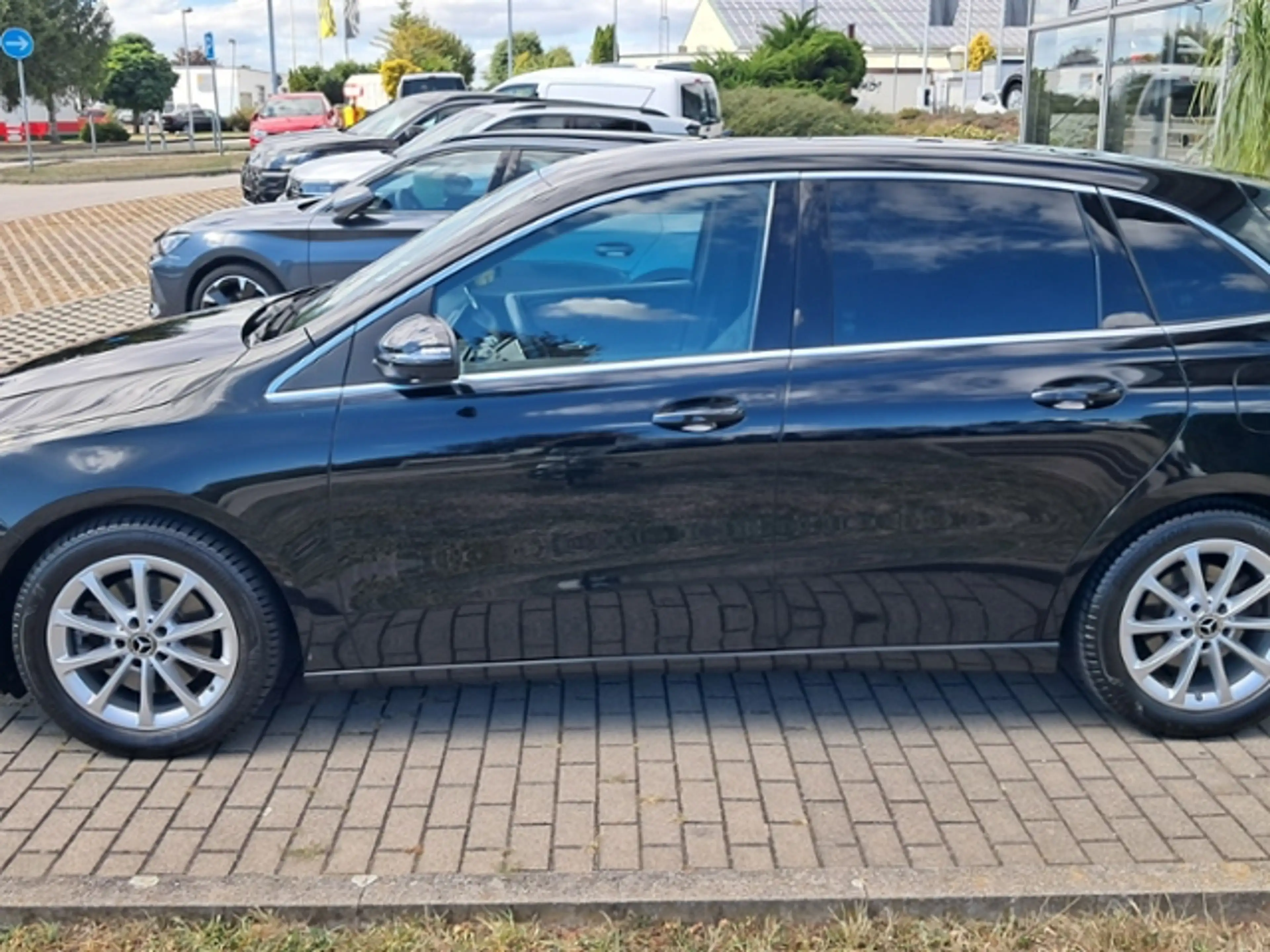 Mercedes-Benz B 220 Progressive 4Matic+LED+NAVI+GRA+el.Heckkl. KLIMA — photo 3