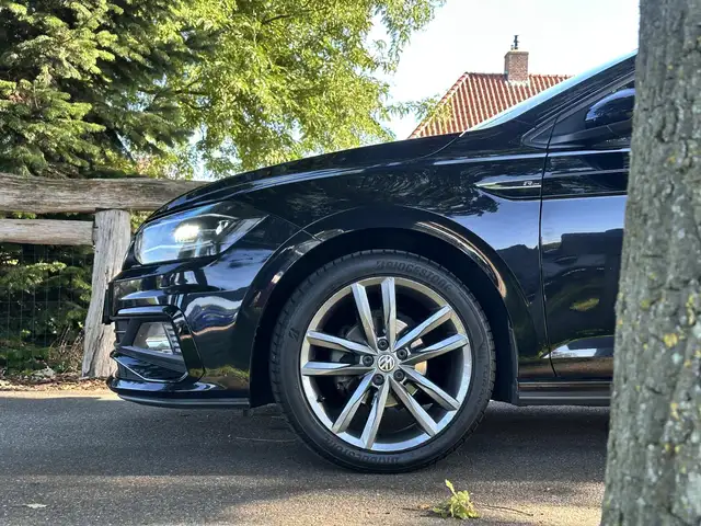 Volkswagen Polo view 16