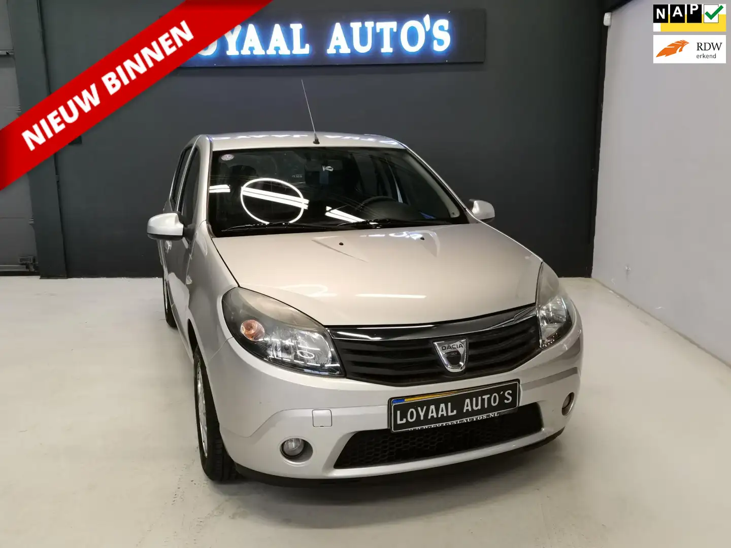 Dacia Sandero 1.2 Blackline | AIRCO | ELEK.RAMEN | NAP | APK. Grijs - 1