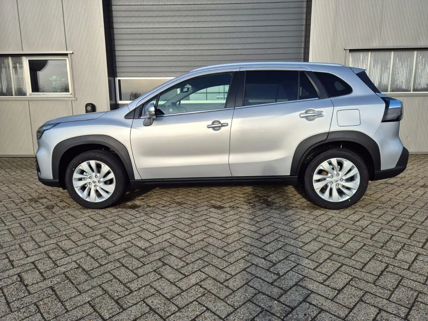 Suzuki S-Cross Comfort 110PS MHEV 4x4 ALLGRIP 1.4 Boosterjet N... Silber - 2
