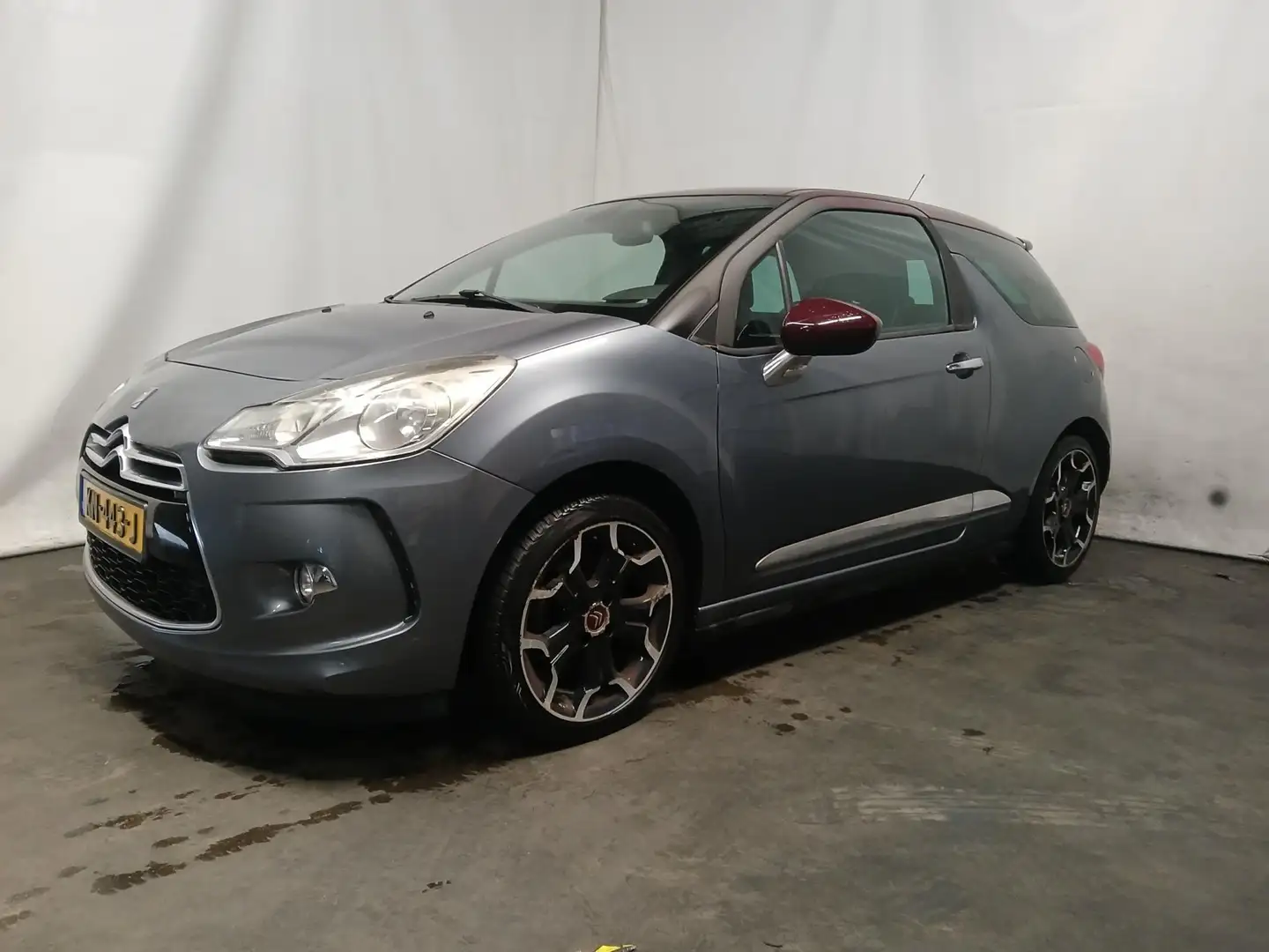 Citroen DS3 1.6 THP Sport Chic schadeauto!! Grijs - 2