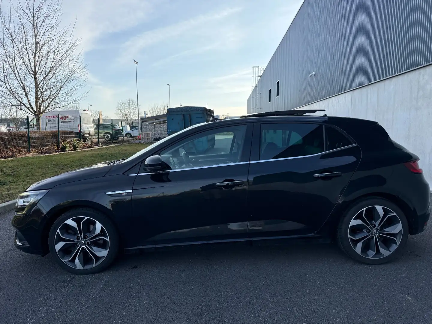 Renault Megane Mégane IV Berline TCe 165 Energy EDC Akaju Schwarz - 2
