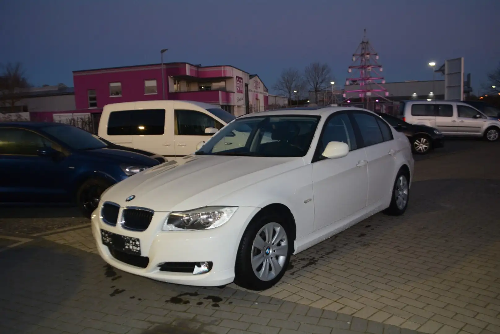 BMW 318 i Limousine Aut. erst 29 tkm - 1.Hand Weiß - 1
