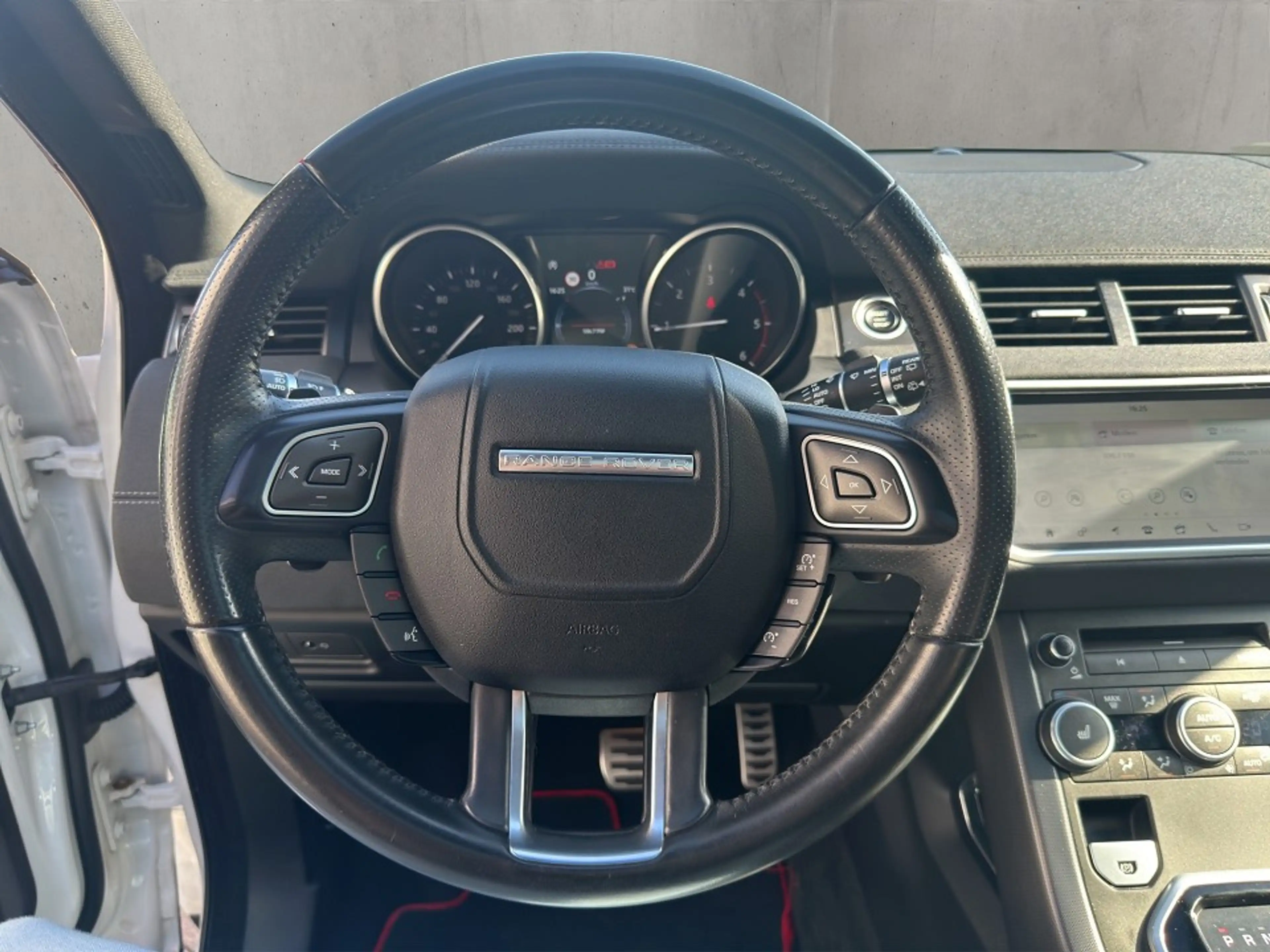 Land Rover Range Rover Evoque +ALLRAD+AHK+PANORAMA+ — photo 11