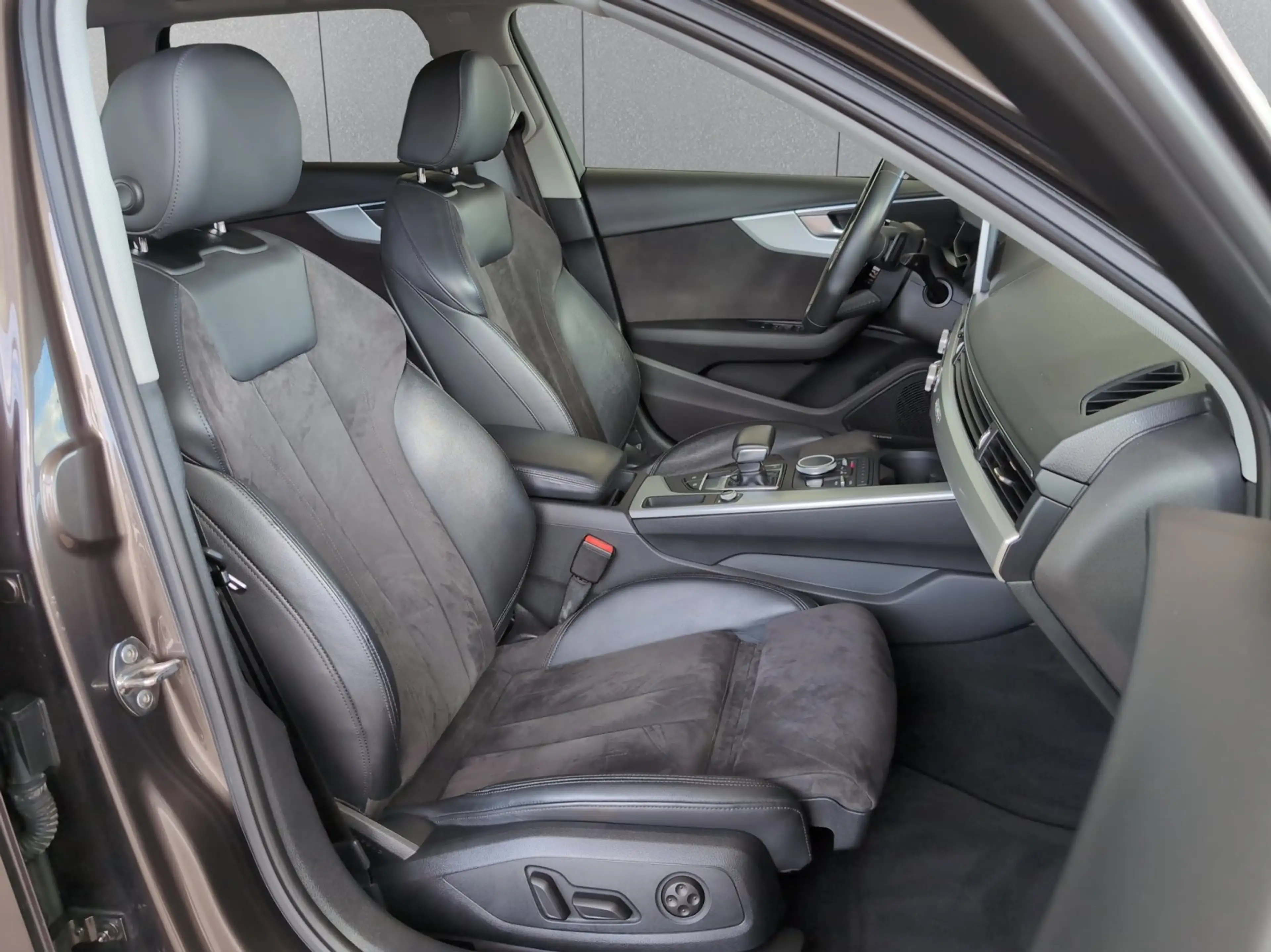 Audi A4 allroad 3.0 TDI V6 quattro/Matrix/ACC/StHzg/B&O/DAB/AHK — photo 6
