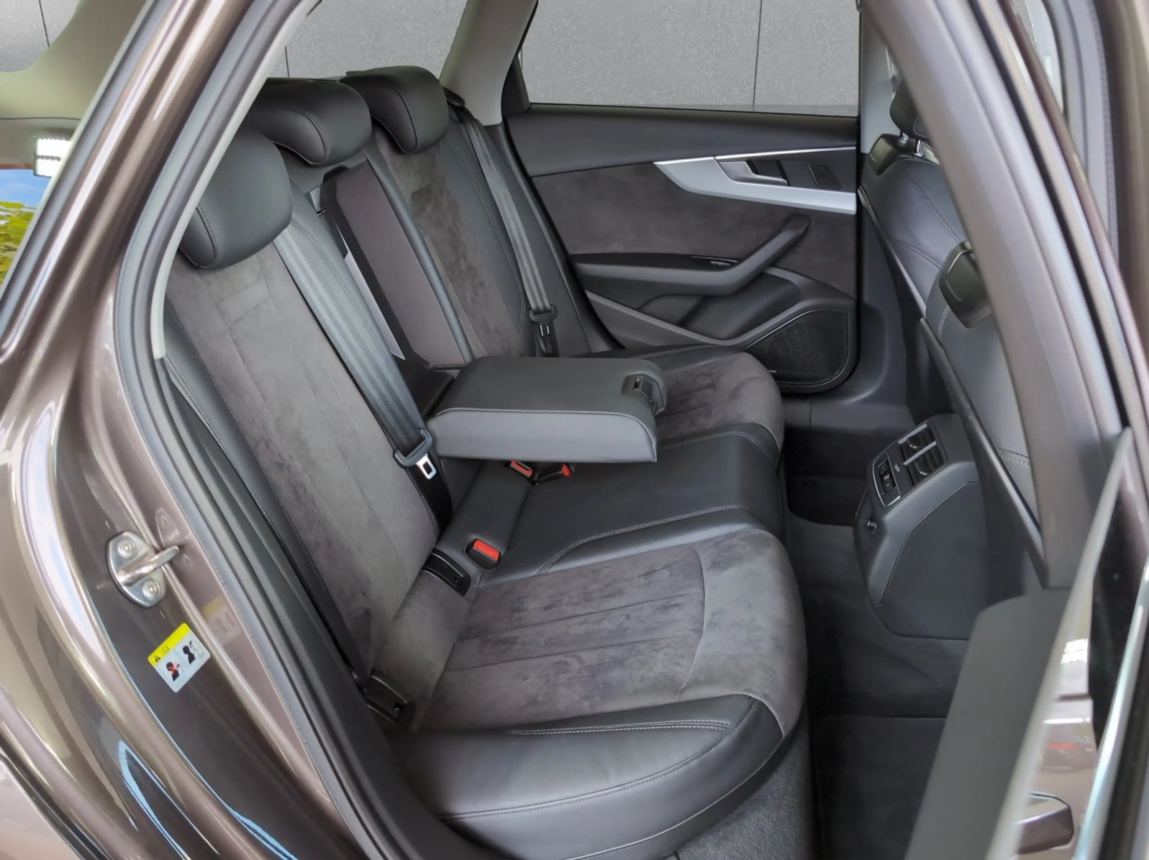 Audi A4 allroad 3.0 TDI V6 quattro/Matrix/ACC/StHzg/B&O/DAB/AHK — photo 7