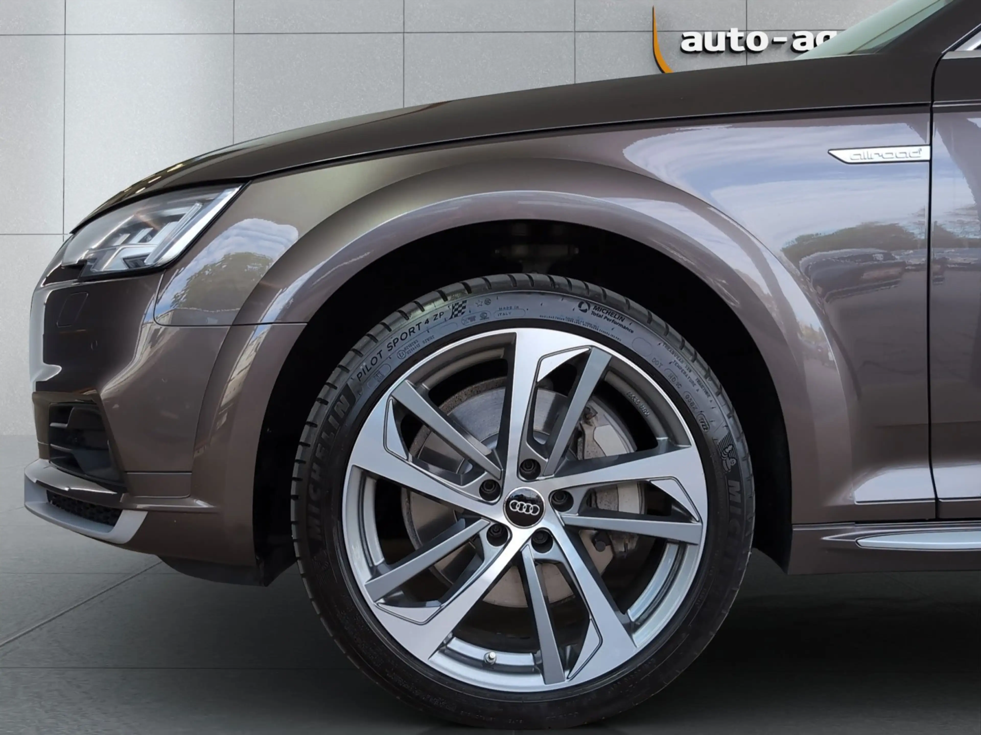 Audi A4 allroad 3.0 TDI V6 quattro/Matrix/ACC/StHzg/B&O/DAB/AHK — photo 5