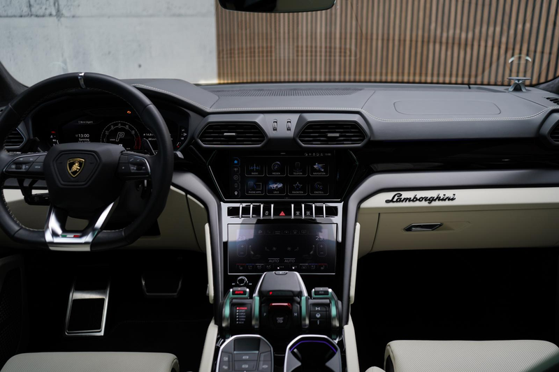 Lamborghini Urus | B&O | AHK | Night | HuD | Pano | Beige — photo 10