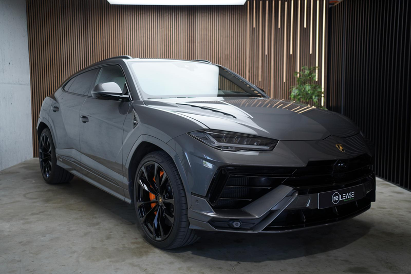 Lamborghini Urus | B&O | AHK | Night | HuD | Pano | Beige