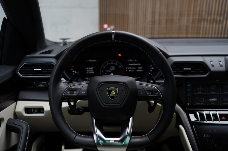 Lamborghini Urus | B&O | AHK | Night | HuD | Pano | Beige — photo 11