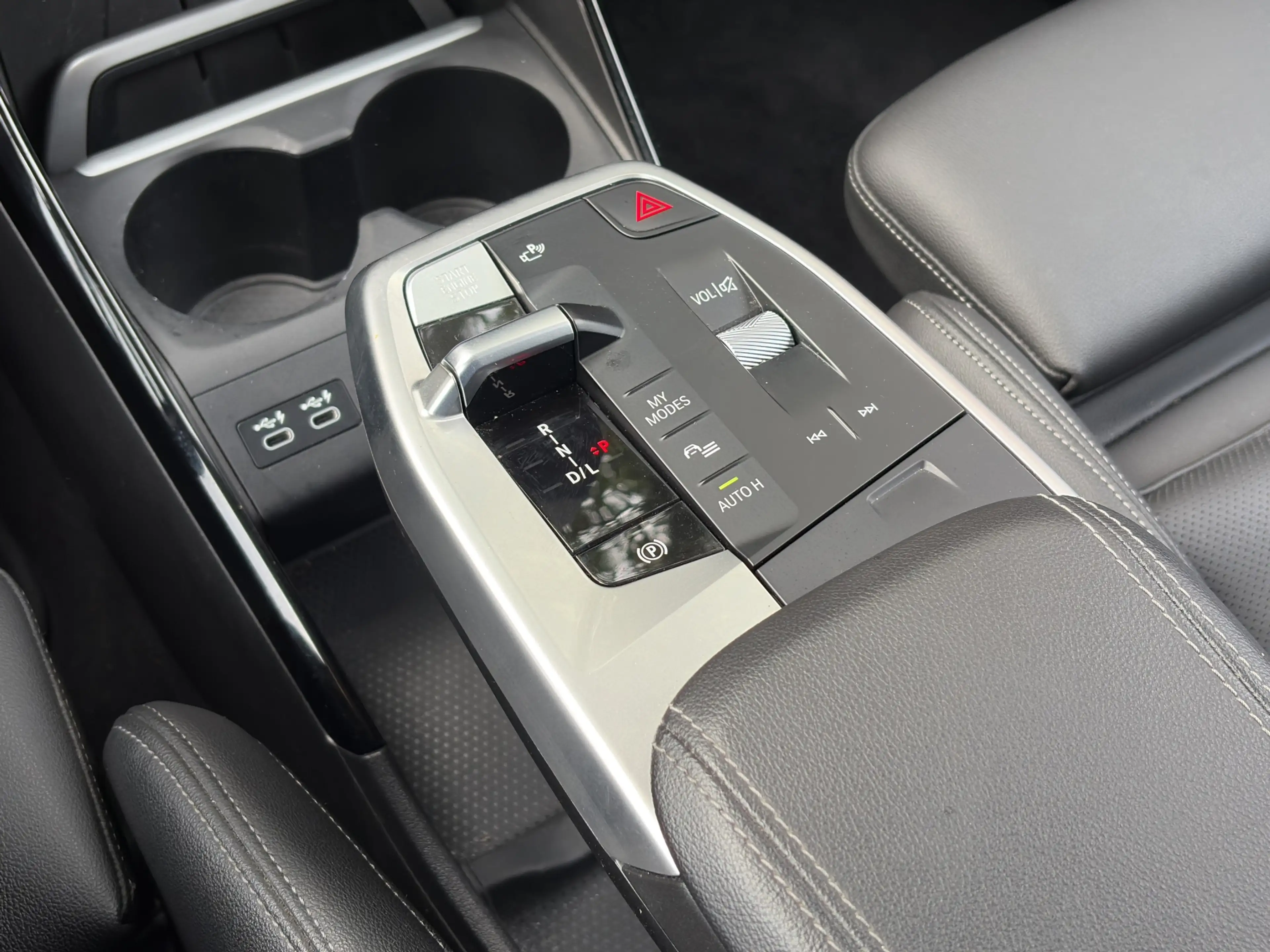 BMW 225 2-serie Active Tourer 225e xDrive | Achteruitrijca — photo 38