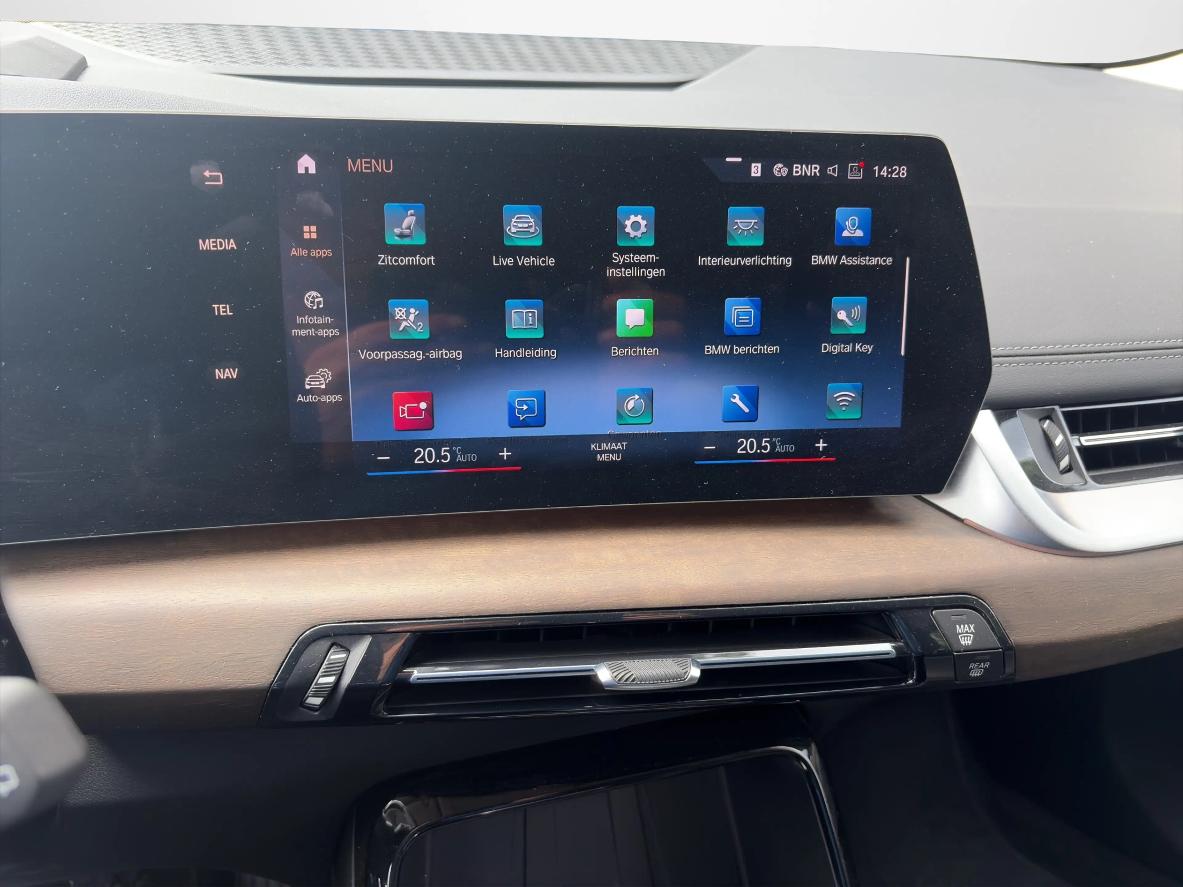 BMW 225 2-serie Active Tourer 225e xDrive | Achteruitrijca — photo 46
