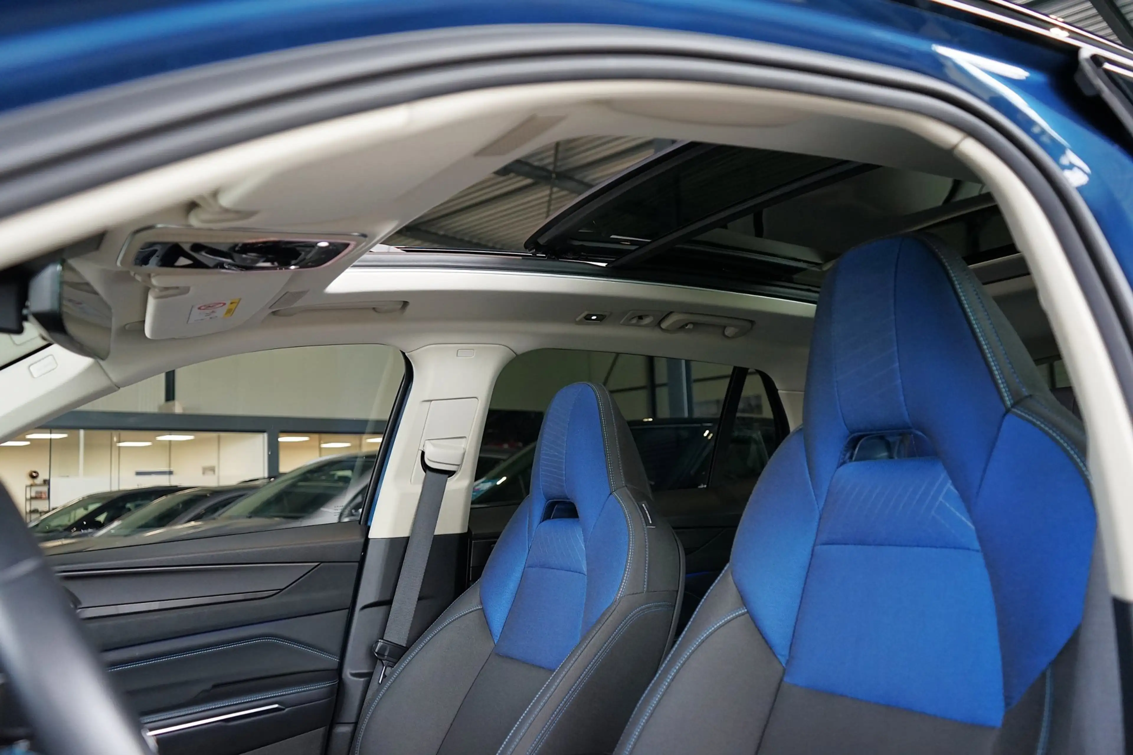 Lynk & Co 01 1.5| PANO | 360 CAMERA | NAVI — photo 6