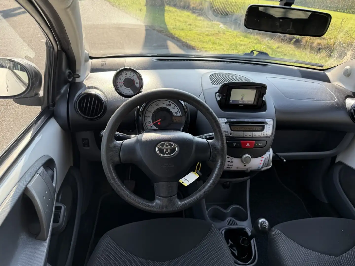 Toyota Aygo 1.0-12V Dynamic | navi | airco | 5 drs | Blanc - 2