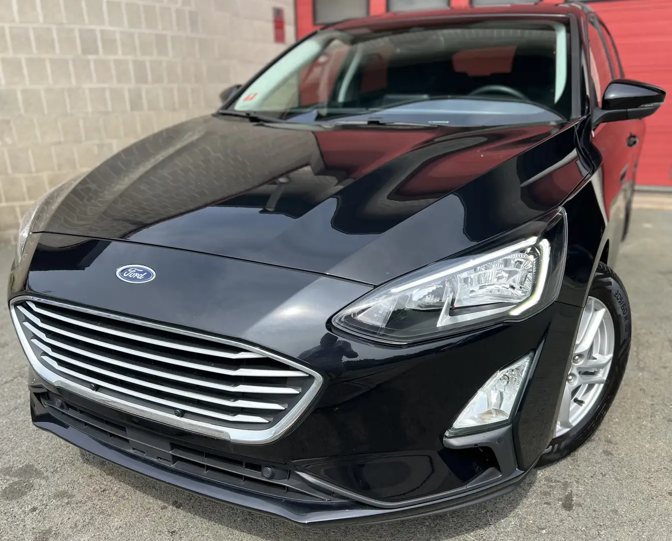 Ford Focus Active 1.5 EcoBlue + NAVI + CAR-PASS + CLIM Grijs - 1