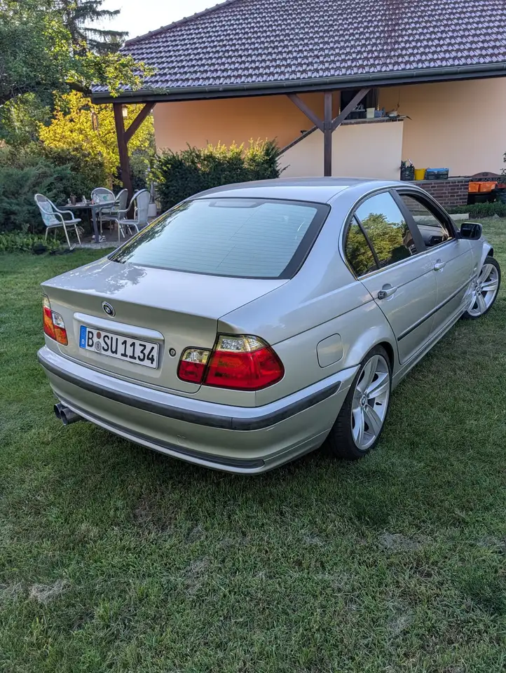 BMW 323i, foto 3