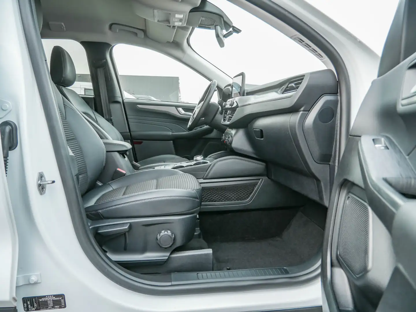 Ford Kuga 2.0 Titanium X AWD NAVI ACC HUD B&O LED Weiß - 2