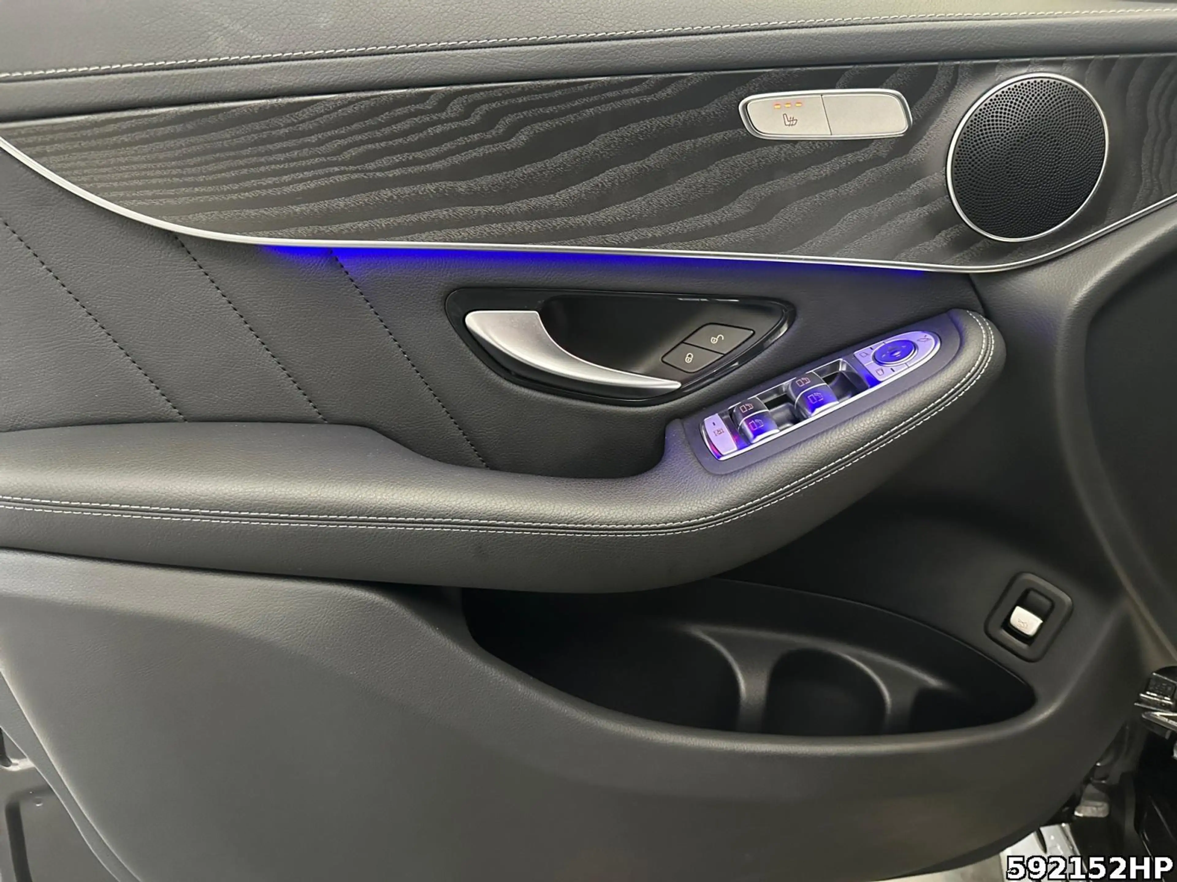 Mercedes-Benz GLC 400 d 4M AMG Coupé  Standhzg 360° Adv. Sound — photo 9