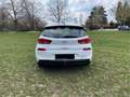 Hyundai i30 i30 CW 1,4 MPI Click Click Weiß - thumbnail 4