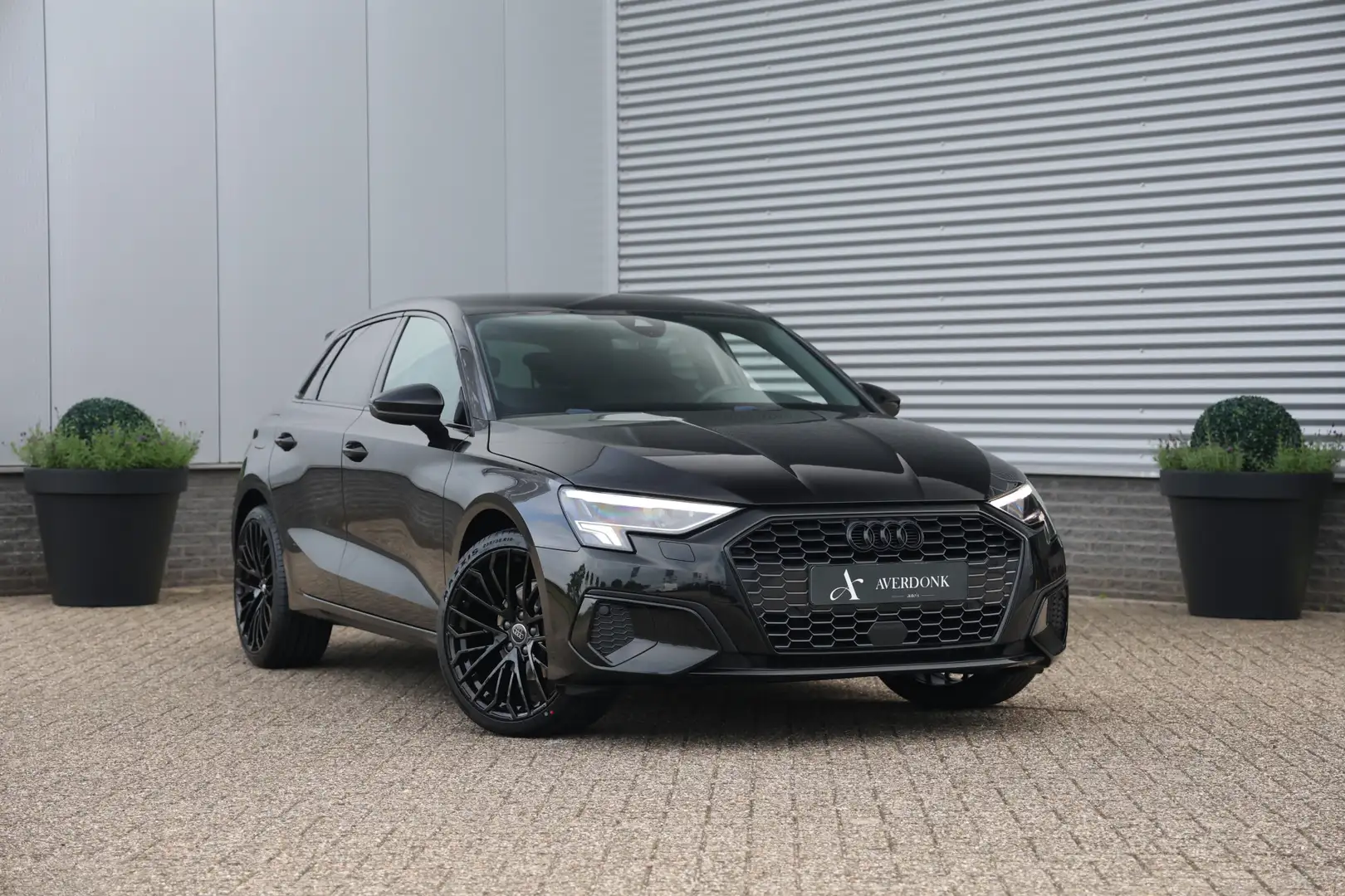 Audi A3 Sportback 30 TFSI Black Edition Aut. NAP|Trekhaak| Noir - 1
