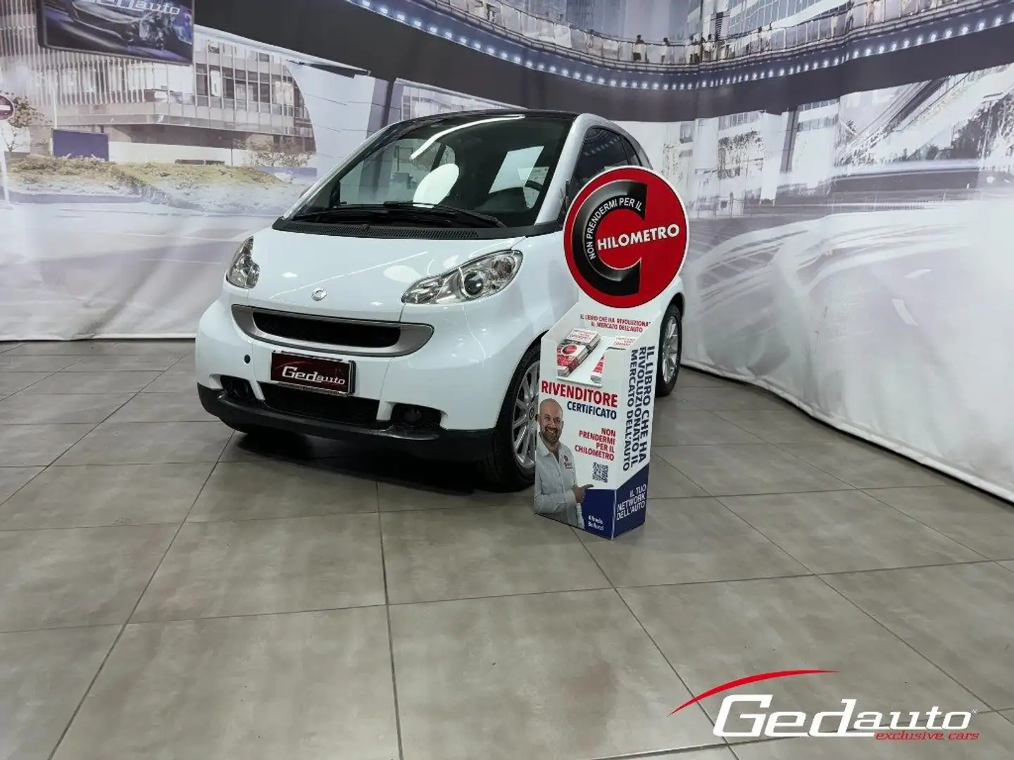 smart forTwo 1000 GPL 52 kW coupé passion Weiß - 2