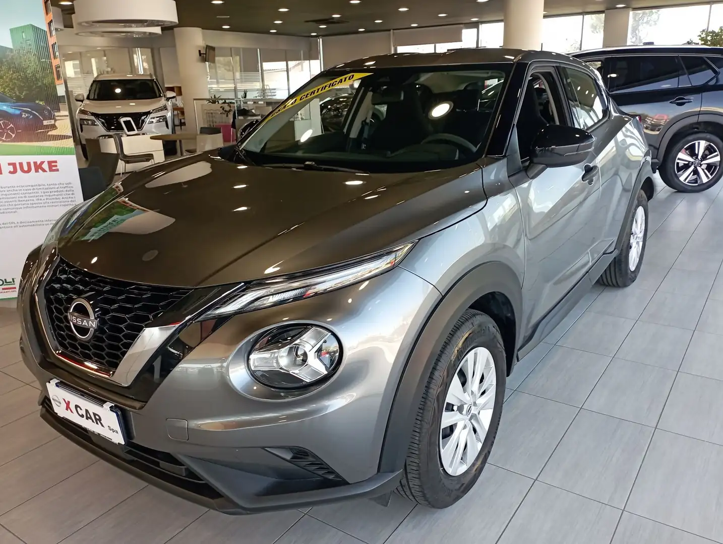 Nissan Juke 1.0 DIG-T 114 CV Visia Gris - 1