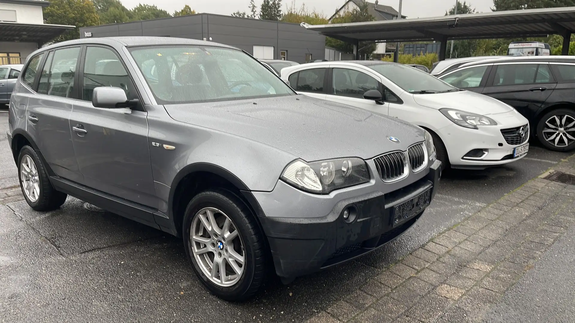 BMW X3 2.5i AHK Lederausstattung 2.Hand Allwetterreifen Grau - 2