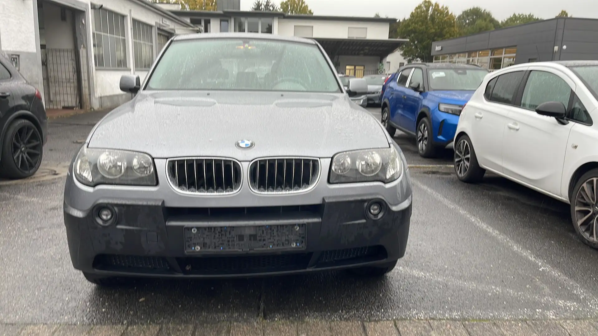 BMW X3 2.5i AHK Lederausstattung 2.Hand Allwetterreifen Grau - 1