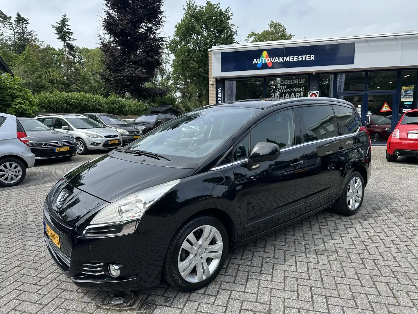 Peugeot 5008 1.6 THP 156PK Automaat Blue Lease Executive 7p. Na Zwart - 2