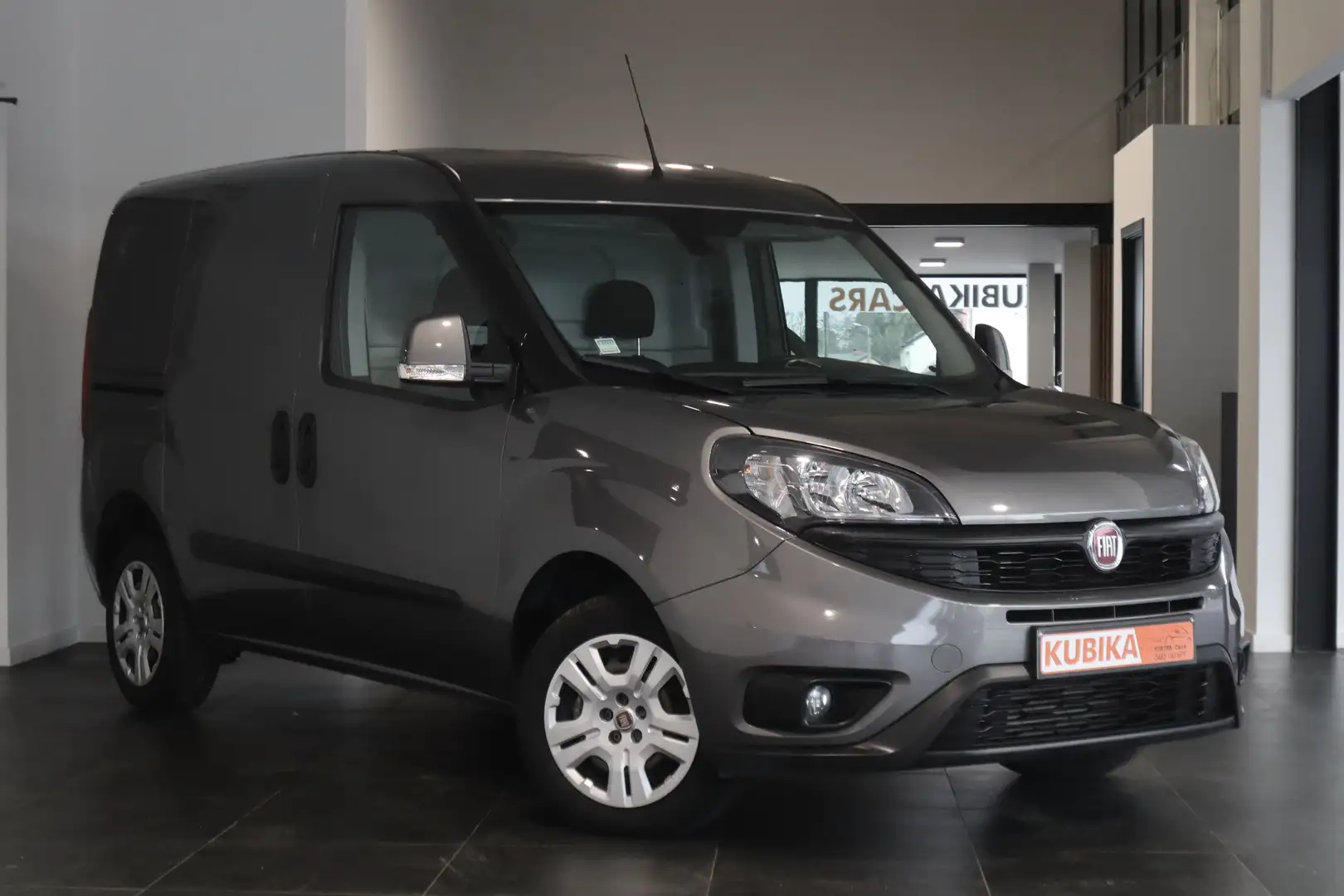 Fiat Doblo 1.6 Multijet Easy Camera Navi Airco CruiseC PDC * Grijs - 2