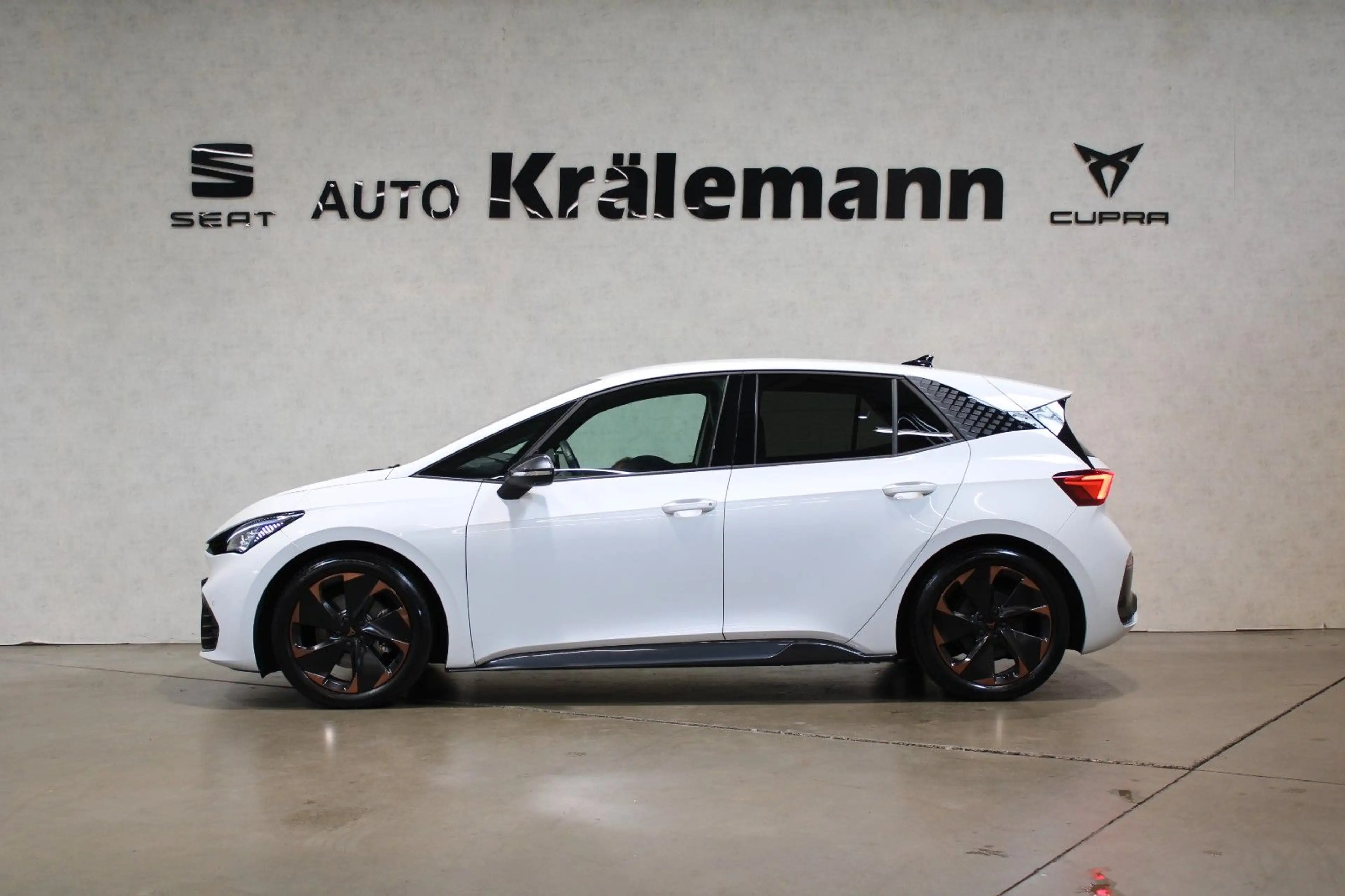 CUPRA Born Edition Dynamic 150kW 58kWh*Navi*360G-Kam* — photo 4