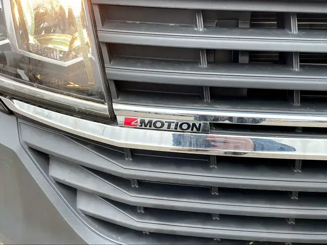 Volkswagen T6.1 Transporter Kombi TDI 4MOTION Ansicht 9