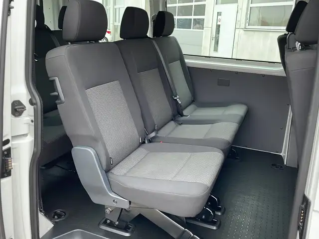 Volkswagen T6.1 Transporter Kombi TDI 4MOTION Ansicht 16