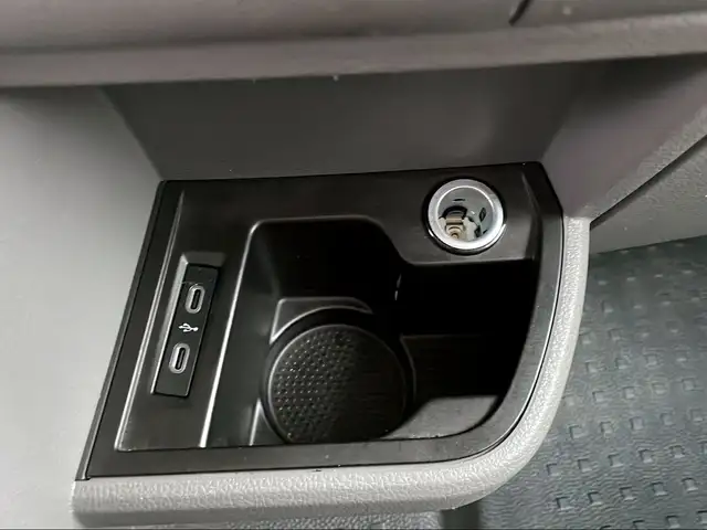 Volkswagen T6.1 Transporter Kombi TDI 4MOTION Ansicht 21