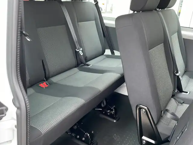 Volkswagen T6.1 Transporter Kombi TDI 4MOTION Ansicht 17
