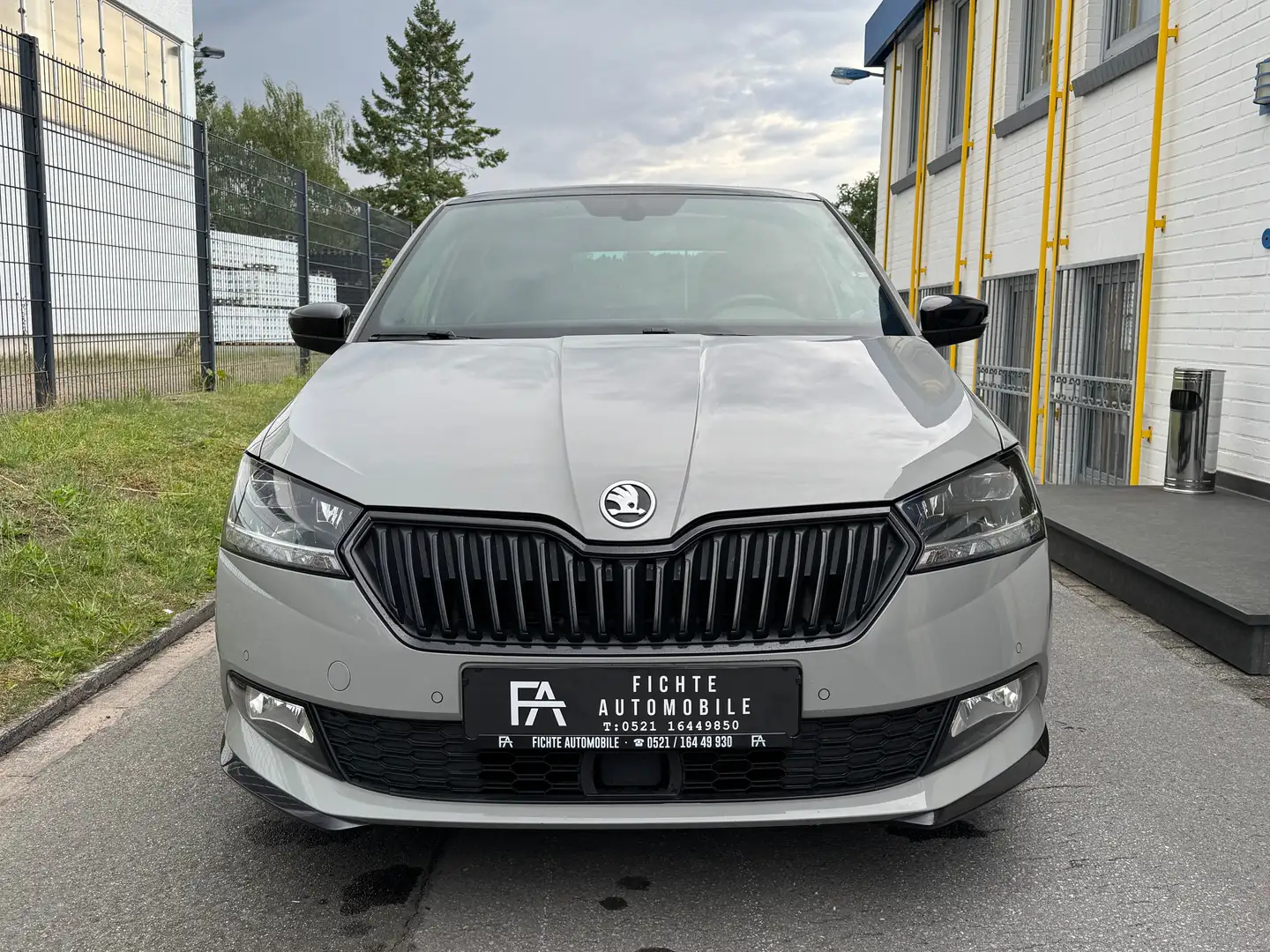 Skoda Fabia Monte Carlo Navi SHZ Tempomat Pano Gris - 2