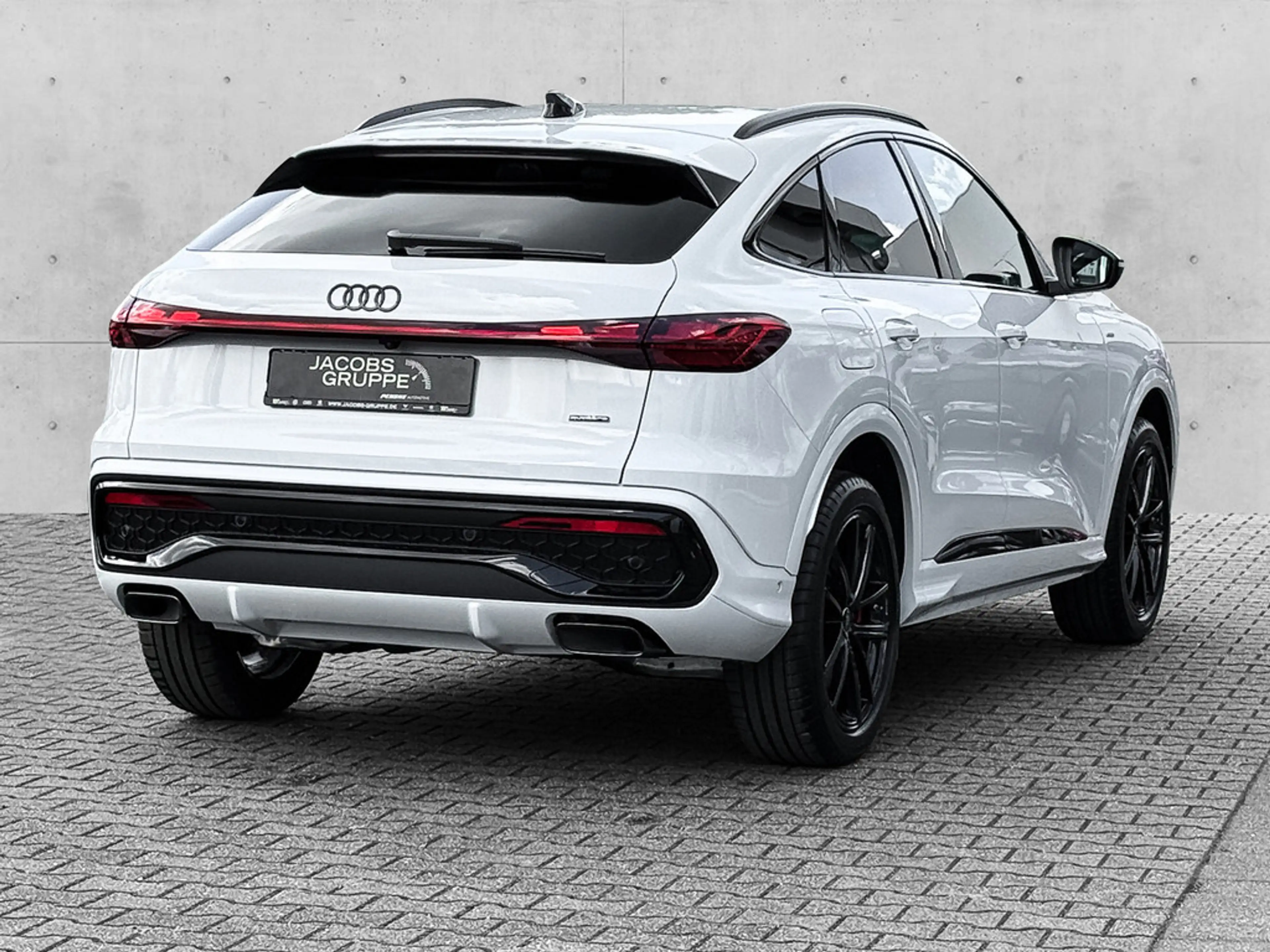 Audi Q5 Sportback e-hybrid quattro 270 kW AHK/HuD/B&O/Tech Pro/Ambiente Lic — photo 2