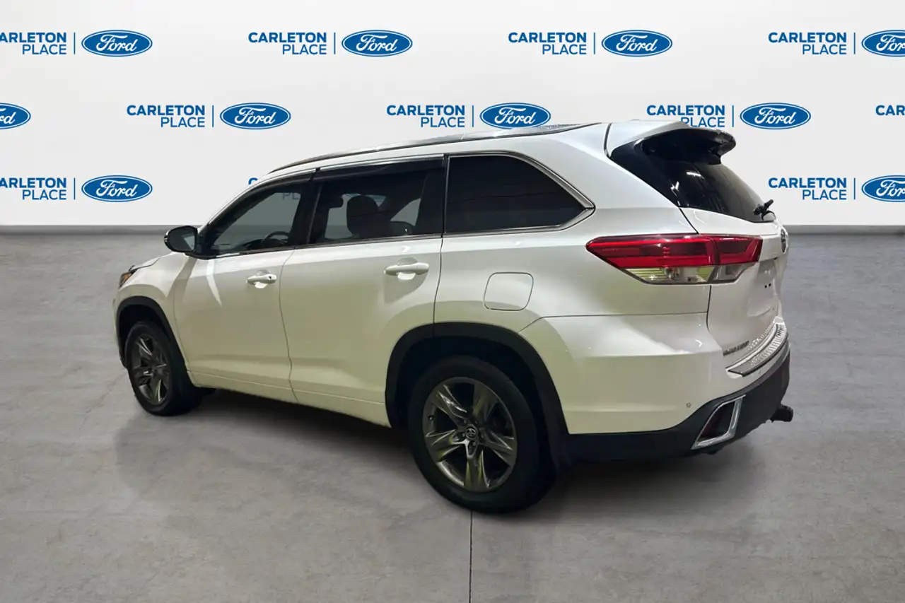 Toyota Highlander снимка Toyota Highlander