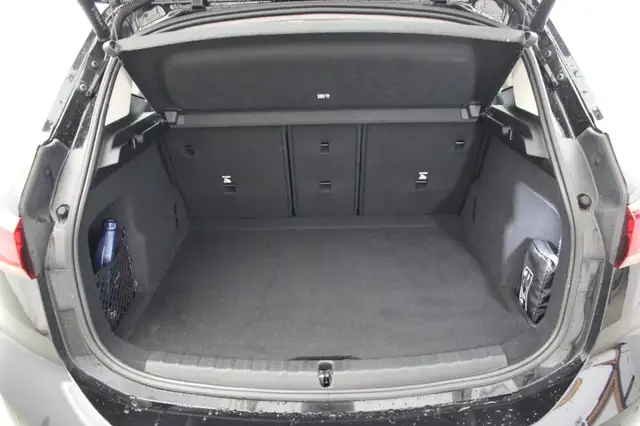 BMW 2 Series view 11