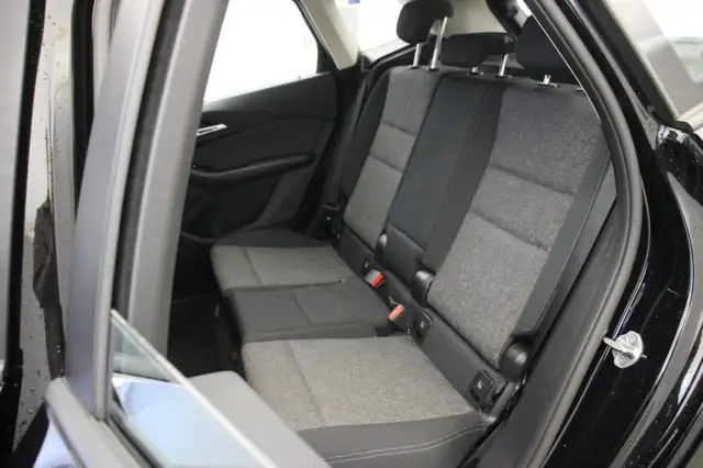 BMW 2 Series view 10