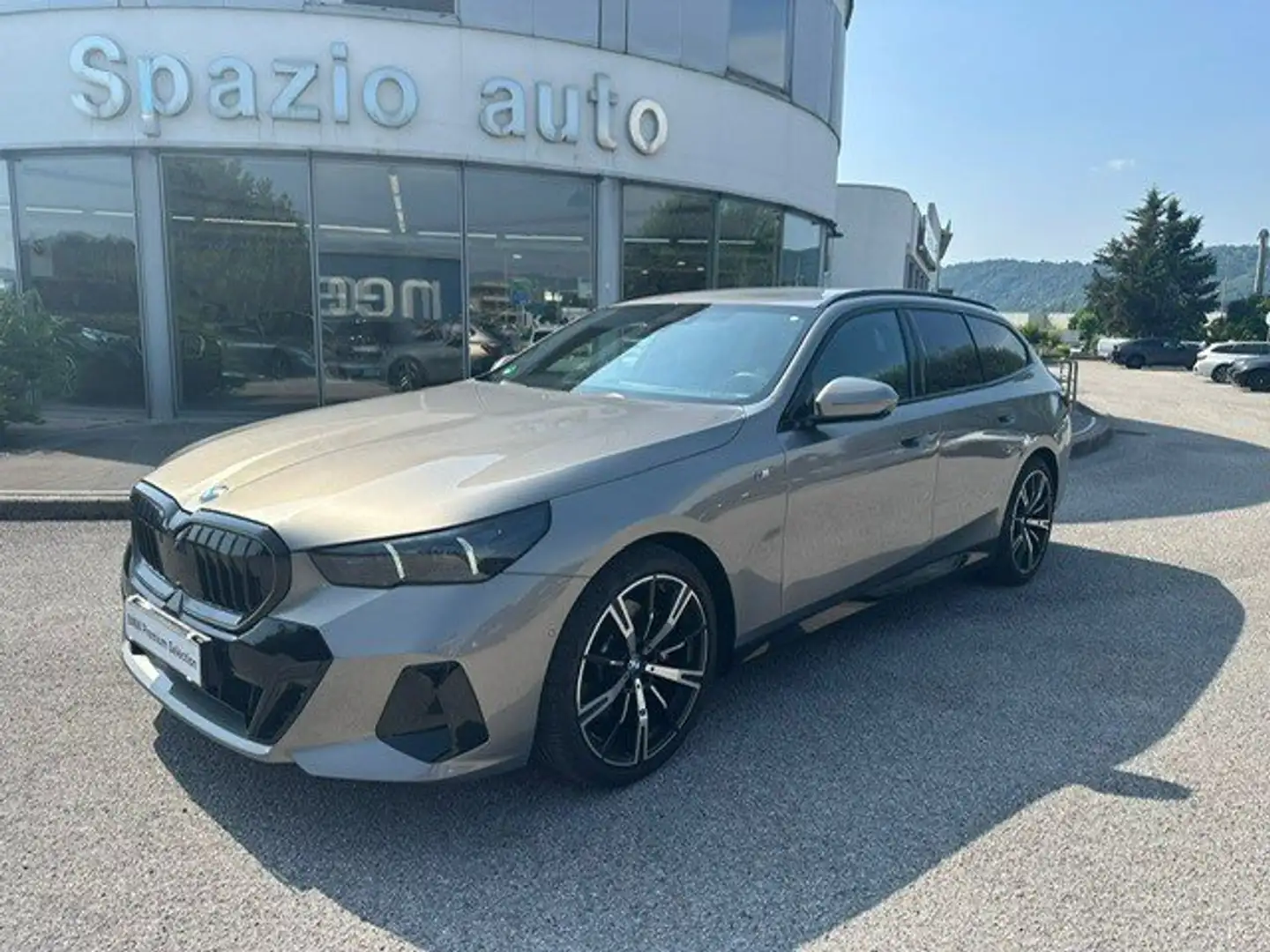 BMW 520 520d Touring M-SPORT PRO RADAR auto Grigio - 1