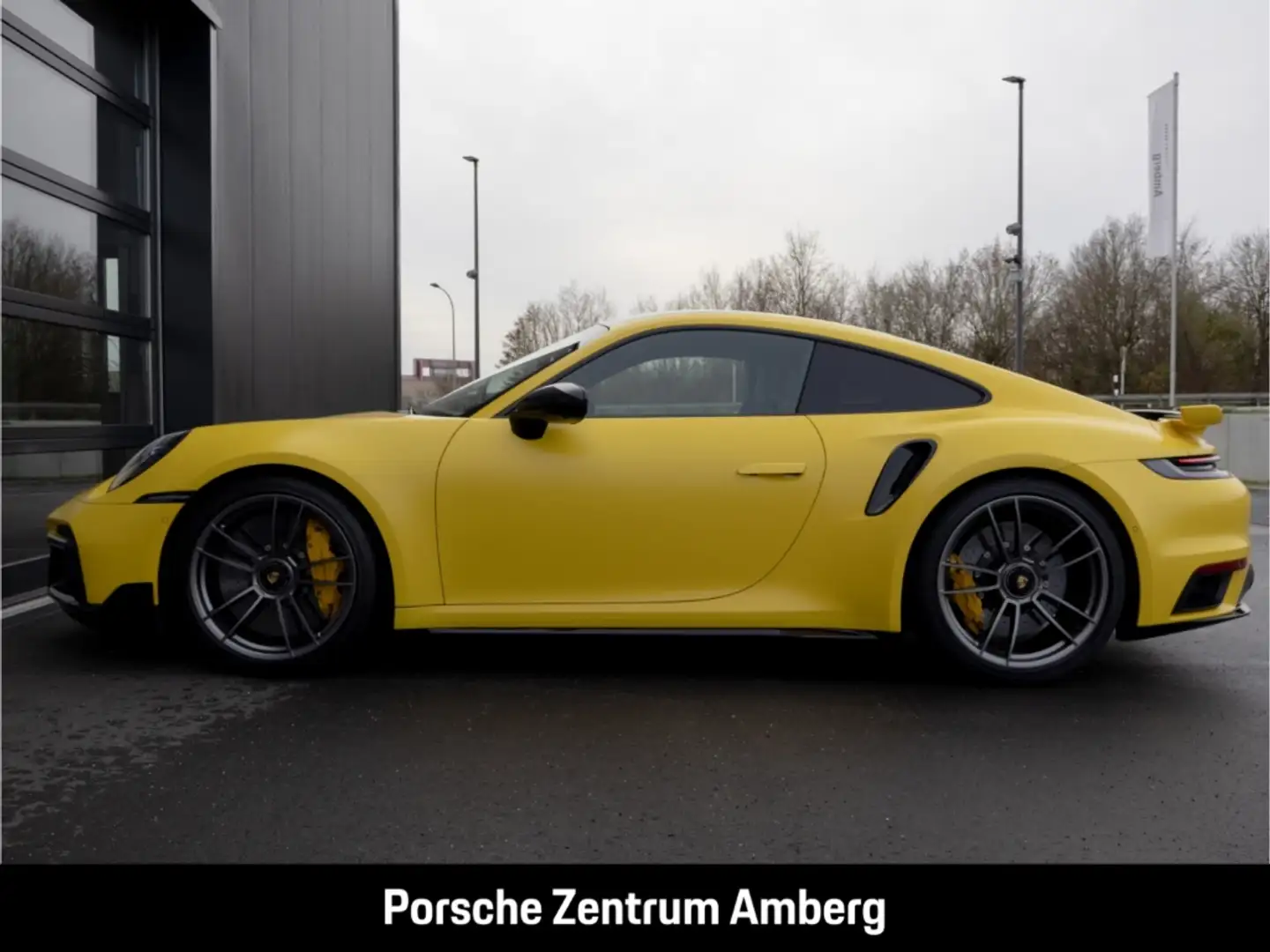 Porsche 992 911 Turbo S Burmester Liftachse InnoDrive Leichtba Gelb - 2