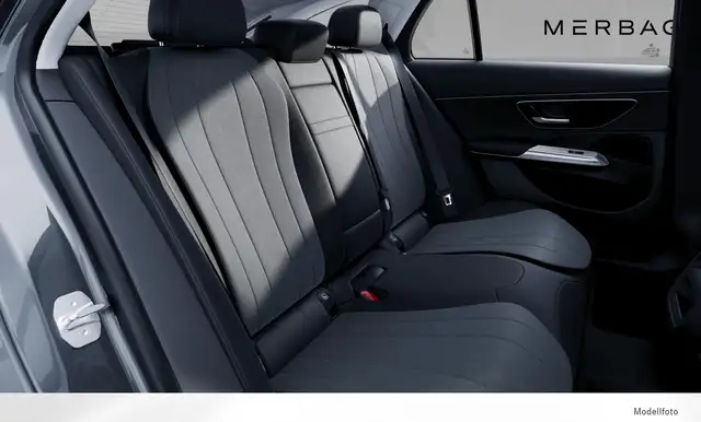 Mercedes-Benz E 300 de 4MATIC T-Modell Ansicht 7