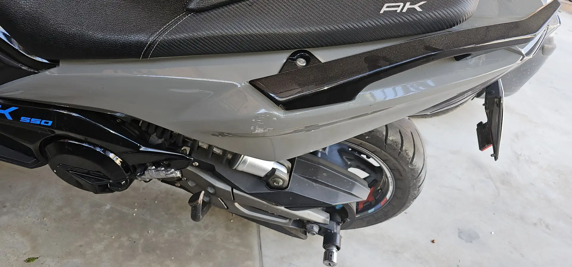 Kymco AK 550 Grigio - 2