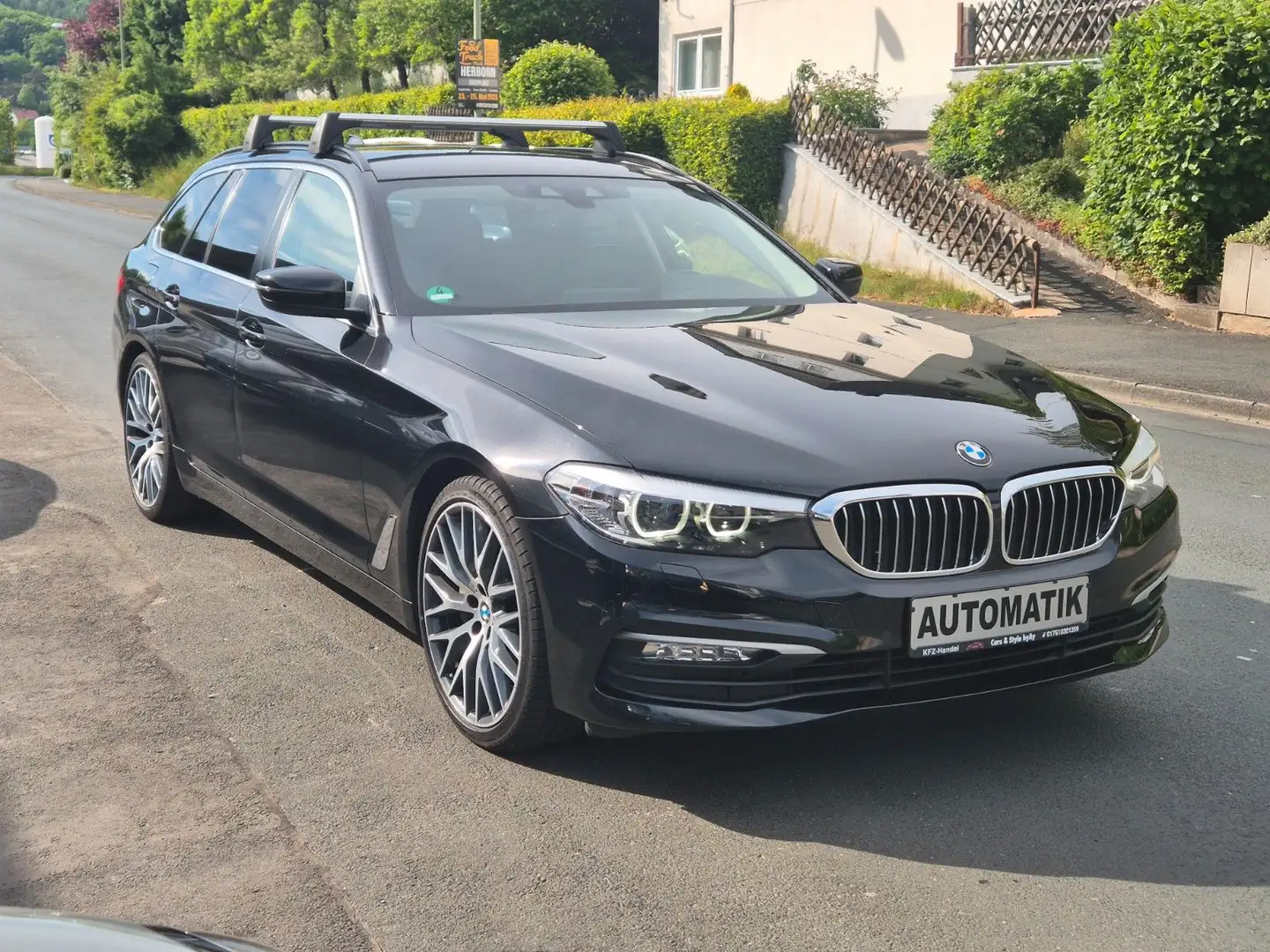 BMW 525 d touring Automatik/elekr.AHK/NAVI/LED/Gar./ Noir - 1