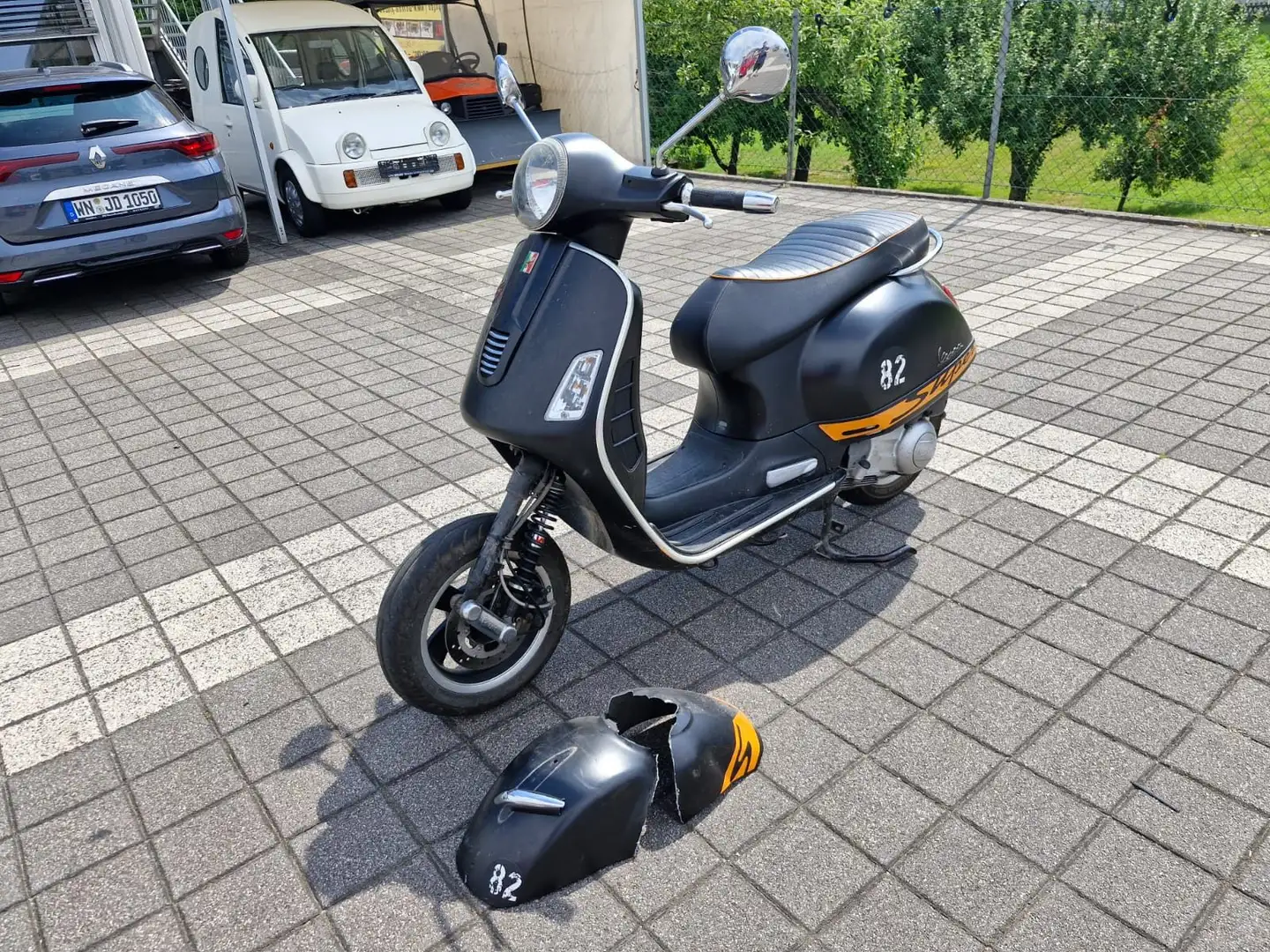 Vespa 300 GTS Super Sport - Im Unfallzustand Zwart - 2