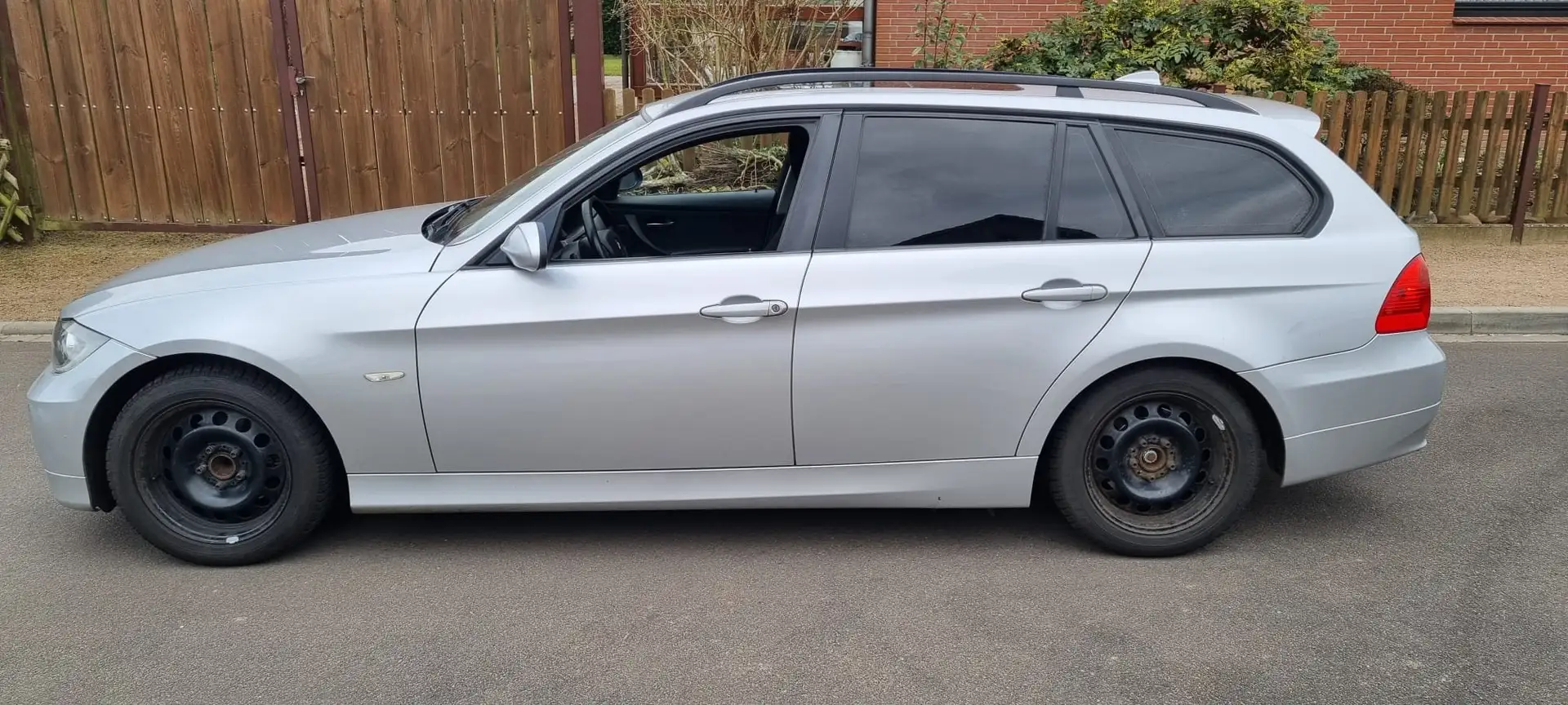 BMW 320 320d, 8 fach bereift Grau - 2