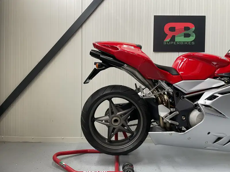 MV Agusta F4 750 - foto 4