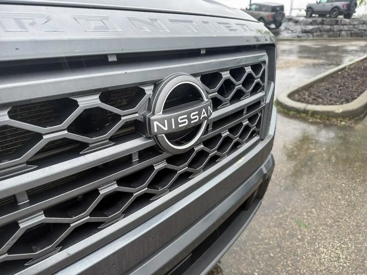 Nissan Frontier снимка Nissan Frontier
