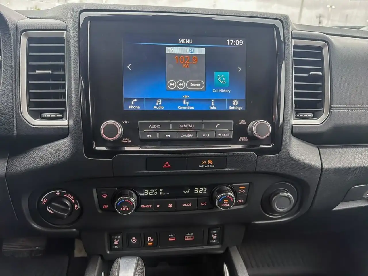 Nissan Frontier снимка Nissan Frontier